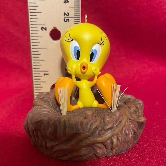 Tweety Bird Sits in Nest Hallmark Ornament - Picture 3 of 8